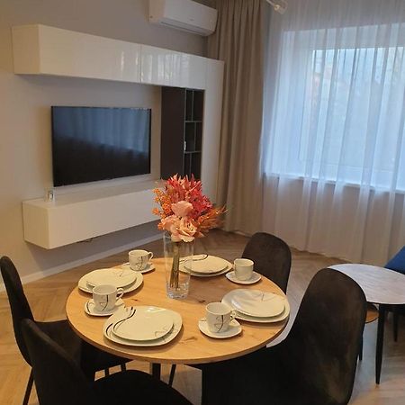 אופולה Modern Apartment מראה חיצוני תמונה